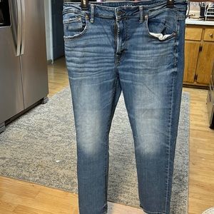 American eagle skinny jeans. Men’s air flex + size 38 x 30